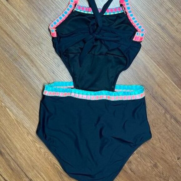 Beach Lingo Kids Embroidered Trim Cutout Swimsuit One Piece Black Multicolor 10 - Picture 5 of 10